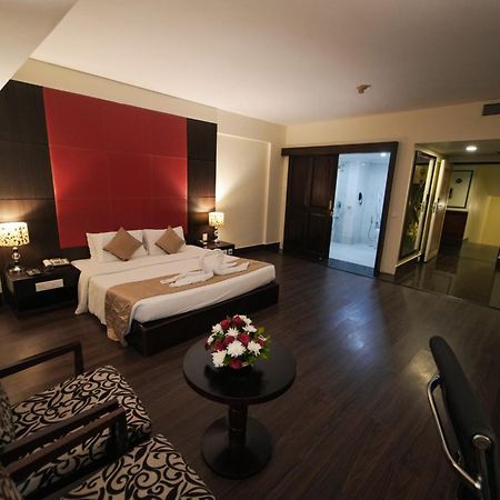 The South Park Hotel Thiruvananthapuram Exteriér fotografie