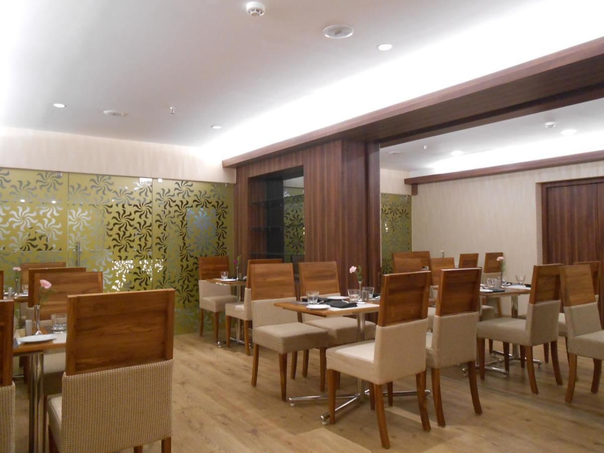 The South Park Hotel Thiruvananthapuram Exteriér fotografie