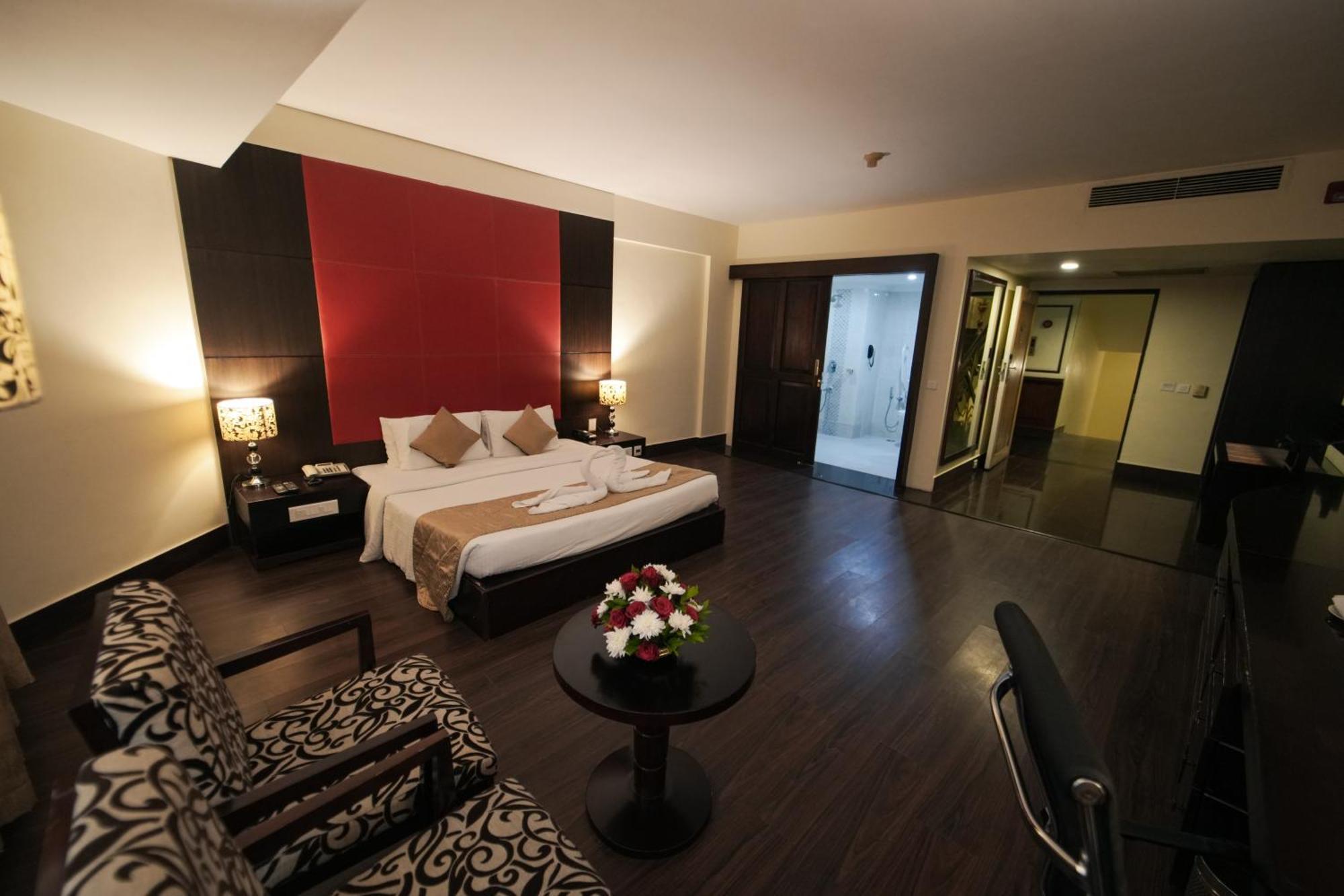 The South Park Hotel Thiruvananthapuram Exteriér fotografie