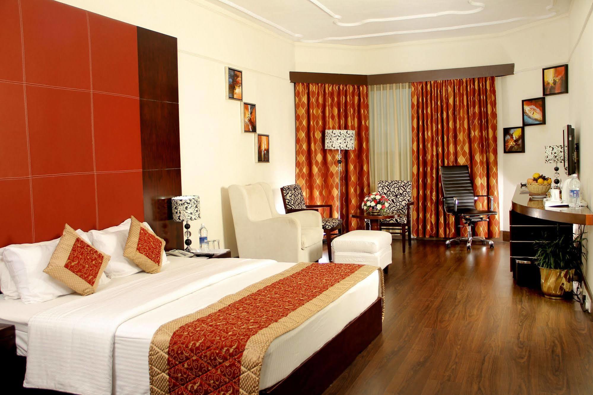 The South Park Hotel Thiruvananthapuram Exteriér fotografie