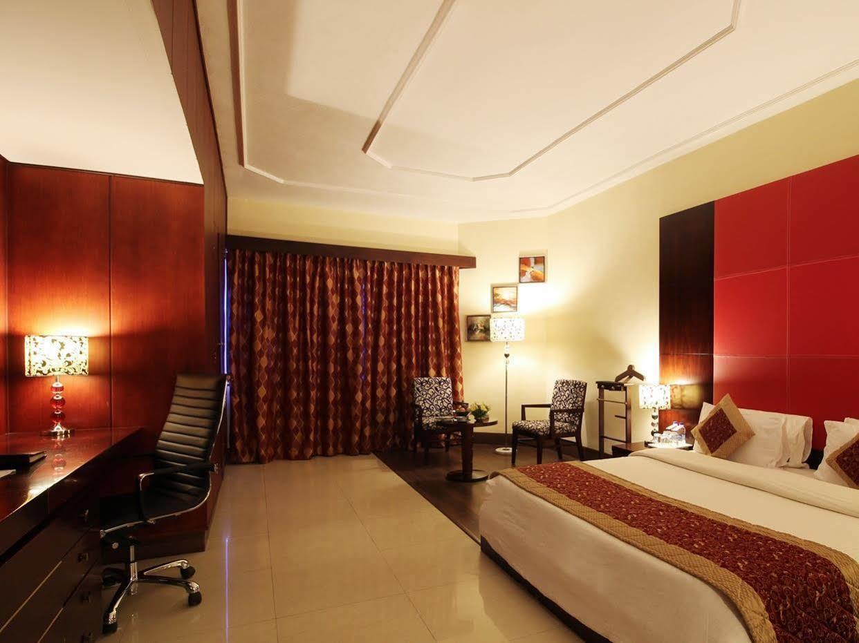 The South Park Hotel Thiruvananthapuram Exteriér fotografie