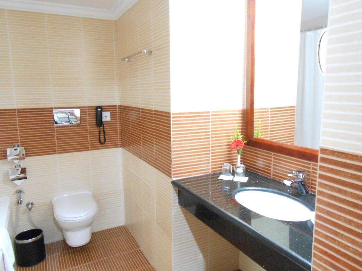 The South Park Hotel Thiruvananthapuram Exteriér fotografie
